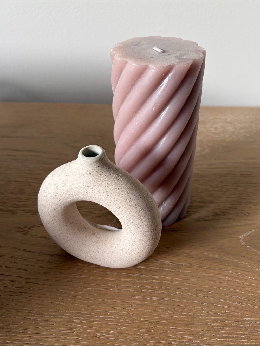 H&M Dusty Pink Spiral Candle and Cream Ceramic Donut Vase - Picture 2 of 4